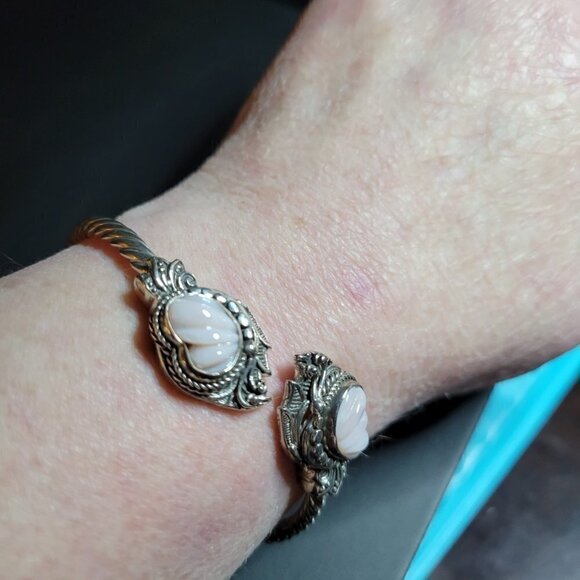 Artisan of Bali Pink Mother of Pearl Butterfly Bracelet - Picture 10 of 12